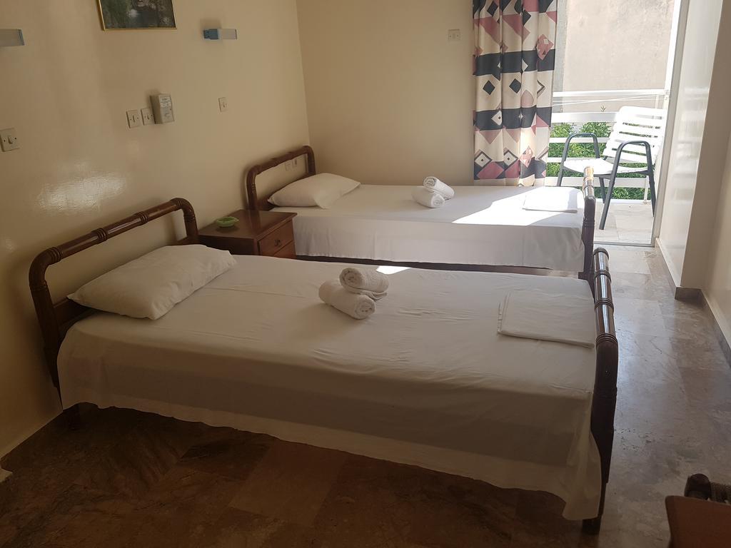 Pansion Marousa Methana Exterior photo