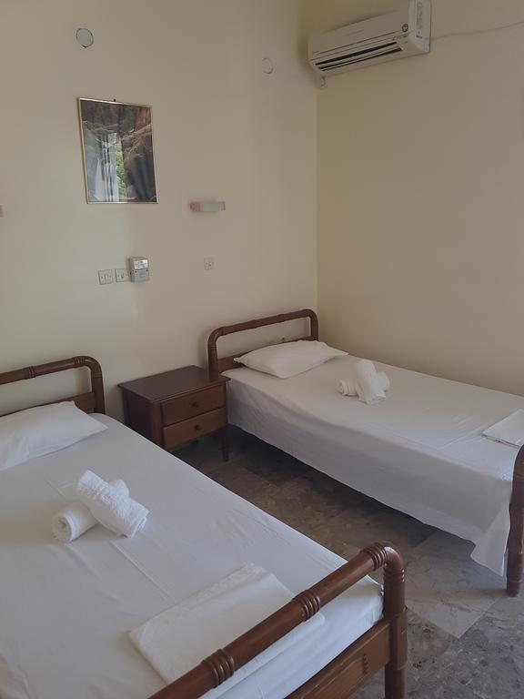 Pansion Marousa Methana Exterior photo
